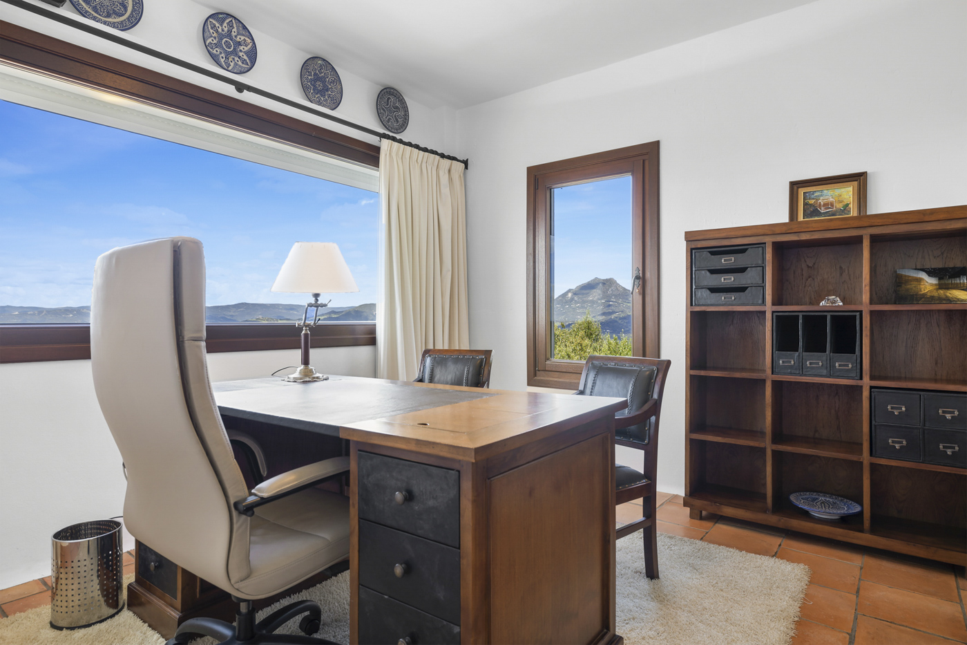 El despacho en la primera planta es una característica única